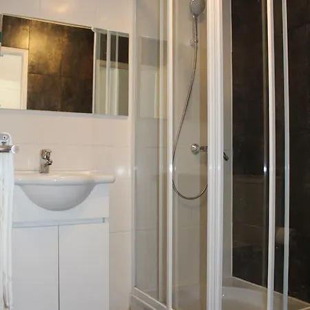 Гостевой дом Chiado 3*